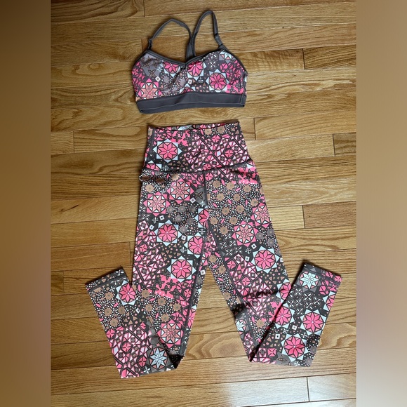 Aerie workout set - Picture 1 of 5